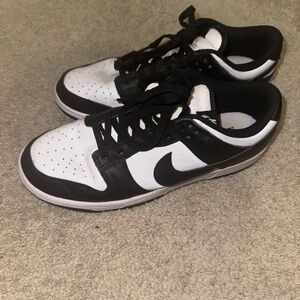Women’s Nike Dunk Low 8.5